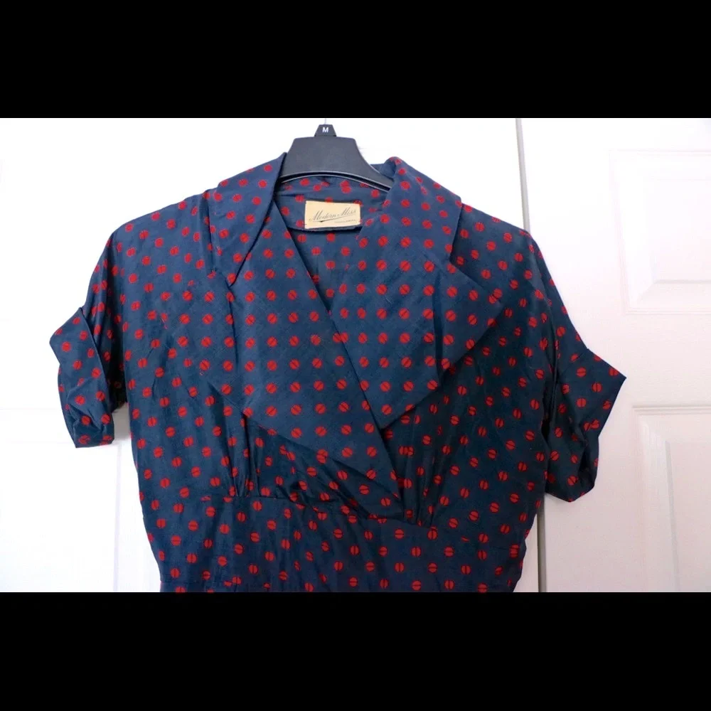 Vintage 1940s Silk Dress - Picture 4 of 5